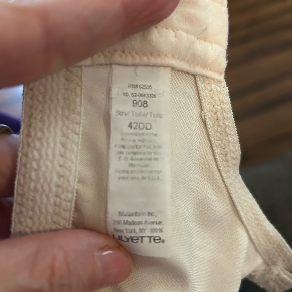 Lilyette Elegant Cream Satin Bra - Picture 5 of 5